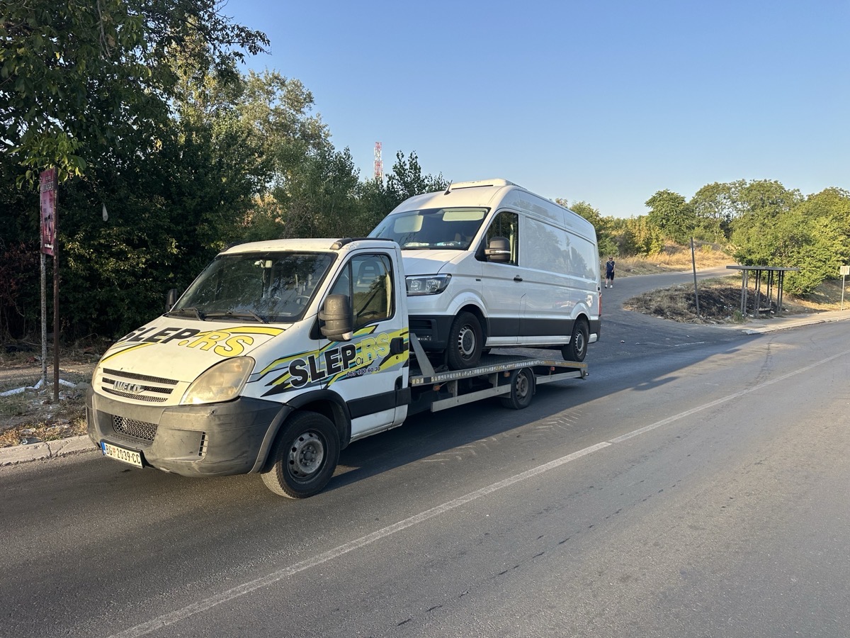 Šlepanje kombi vozila — Šlep.rs na putu kod Beograda